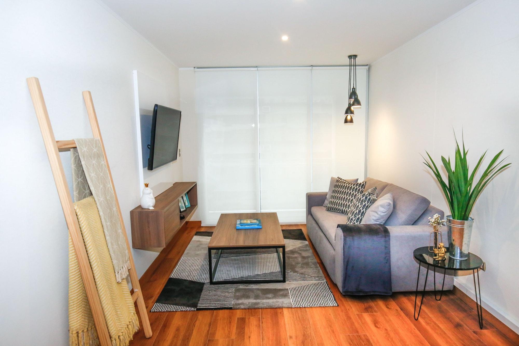 Trendy Host Canvas, Miraflores