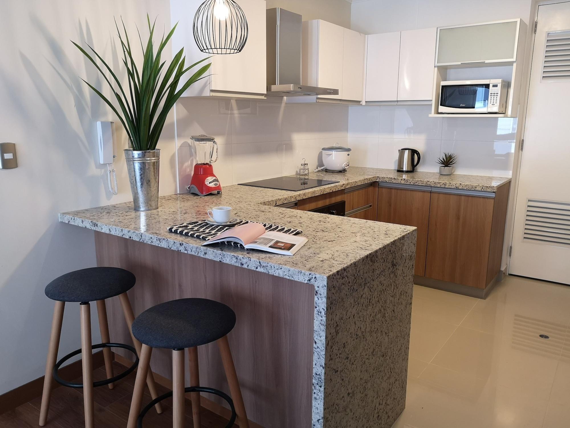 Trendy Host Canvas, Miraflores